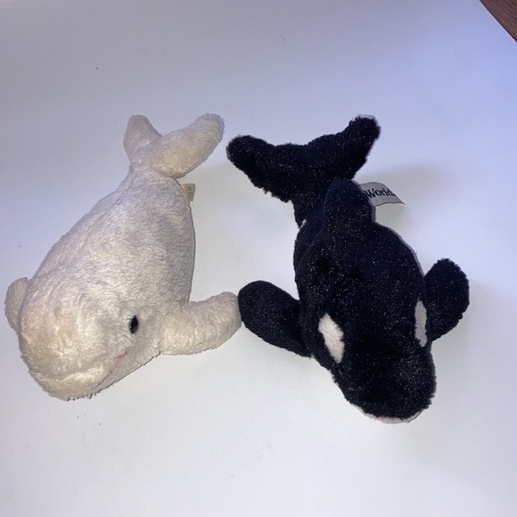 SEAWORLD Beluga White Whale and Orca Whale Shamu, plush together - Picture 1 of 9